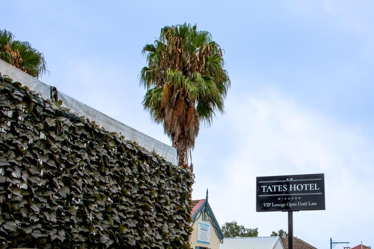 Tates Hotel Windsor Bagian luar foto